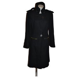 Abrigo negro Anna Sui