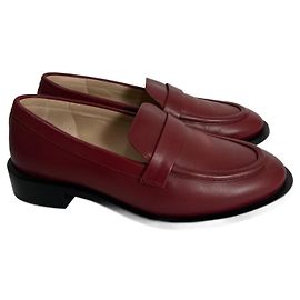 Mocassini Palmer Sleek Stuart Weitzman in pelle rosso scuro