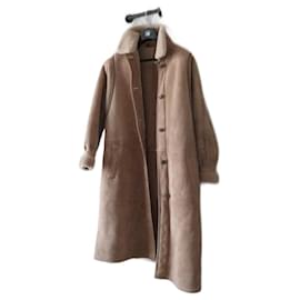 Autre Marque Abrigo de piel de cordero beige con cuello y forro de piel