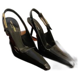 Sapatos de salto Saint Laurent Lee slingback em verniz preto