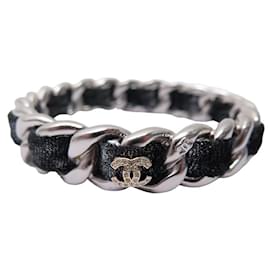CHANEL-LOGO-CC-STRASS-ARMBAND 2013 SAMTVERSCHLITZTE KETTE 26CM-ARMREIF