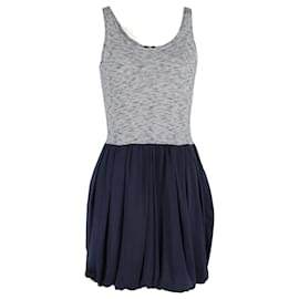Minivestido Sandro Paris sin mangas de algodón gris y azul marino