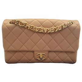 Chanel Handtasche aus gestepptem Leder Camel