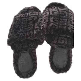 Sandali Givenchy in mohair grigio scuro