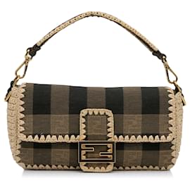 Baguette de rafia y lona Pequin marrón de Fendi