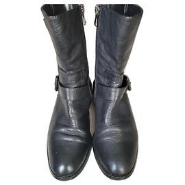 Bottega Veneta Biker Stiefel aus schwarzem Leder