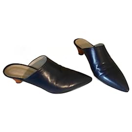 Marni Lederpantoletten in Navy Blau