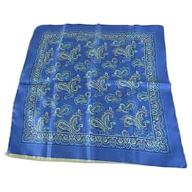 Nina Ricci bandana di seta, Motivi in cashmere. Misto.