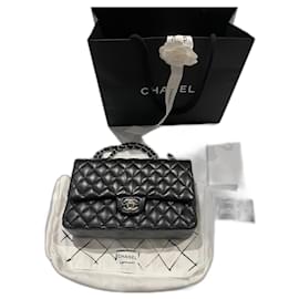 Borsa a mano Chanel Timeless in pelle di agnello nera