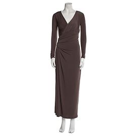 Abito da sera drappeggiato color talpa di Vera Wang