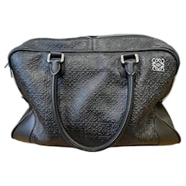 LOEWE AMAZONA 75 Borsa oversize con stampa Anagram in pelle nera