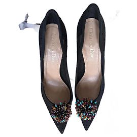 Décolleté Christian Dior in plumetis nero con pompon gioiello 7 cm