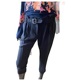 Tara Jarmon Schwarze Cropped Hose mit Gürtel