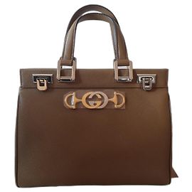 Borsa a mano Gucci Zumi in pelle marrone chiaro