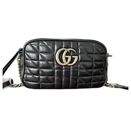 Borsa a mano Gucci Marmont in pelle trapuntata nera