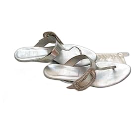 Sandalias Roger Vivier en piel plateada 40