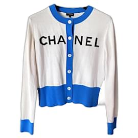 Chaleco Chanel de cachemira azul