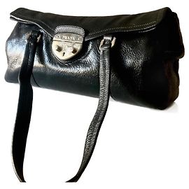 Borsa a tracolla in pelle nera Sound Lock di Prada