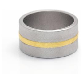 Autre Marque NIESSING FUSION Ring aus Gelbgold und Stahl.