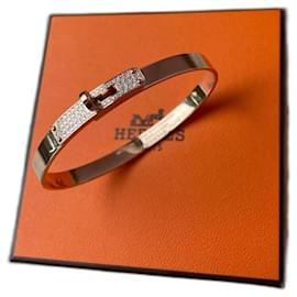 Hermès Kelly bracelet pink gold and diamonds