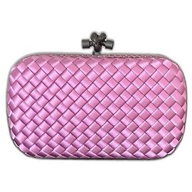 Clutch Knot Bottega Veneta em seda roxa
