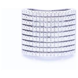 Autre Marque Ring aus Weißgold und Diamantpavé.
