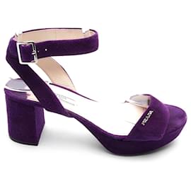 Prada Sandalen aus Hirschleder Lila
