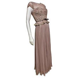 Jenny Packham Dunkelrosa Abendkleid aus Spitze, Chiffon und Satin