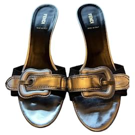 Fendi Sandalen Lackleder Silber