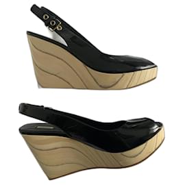 Escarpins à plateforme Miu Miu en cuir verni noir