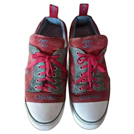 Sneakers Chanel in pelle corallo e azzurro