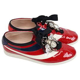 Sneakers Gucci Ace in pelle verniciata rossa con ape di cristalli