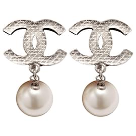 Chanel Clips Argento Grandi CC Grande Perla Fantasia Orecchini con clip