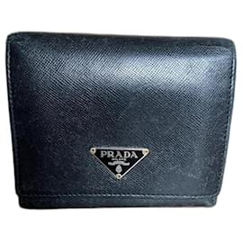 Prada Tri-fold Geldbörse aus schwarzem Leder