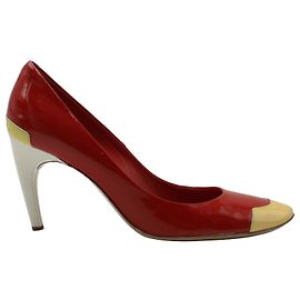 Bombas Roger Vivier Colorblock em couro envernizado vermelho