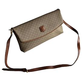 Céline Clutch Tasche aus Leder beige