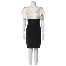Vestido de seda Marchesa Notte en blanco y negro.