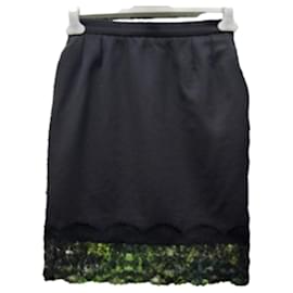 Jupe Yves Saint Laurent en laine noire avec dentelle