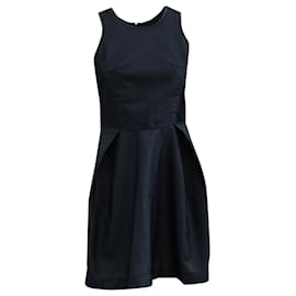 Etuikleid von Maje mit Kellerfalten aus marineblauem Polyester.