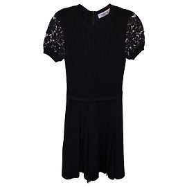 Valentino Garavani Minivestido plisado con paneles de encaje Valentino en viscosa negra