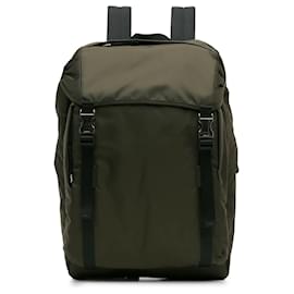 Prada Grüner Tessuto Re-Nylon Montagna Rucksack