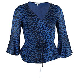 Blusa cruzada Ganni de viscosa con estampado animal azul