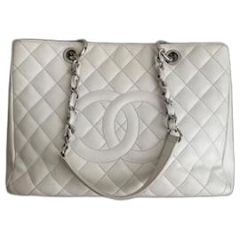 Borsa Shopping Chanel in pelle caviar bianca