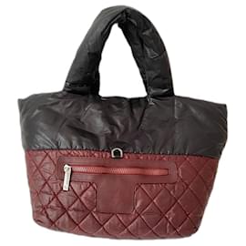 Borsa Chanel Cocon Reversibile in Nylon Nero Bordeaux