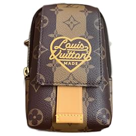 Louis Vuitton Virgil Abloh x NIGO Double Phone

Louis Vuitton Virgil Abloh x NIGO Double Phone