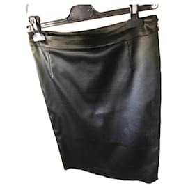 Falda midi tubo D&G negra de acetato