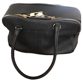 Borsa Max Mara in pelle nera granulata con dettagli dorati
