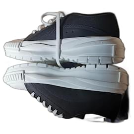 Louis Vuitton Sneakers aus schwarzem Canvas 40 FR