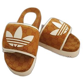 Gucci x Adidas Originals - Ciabatte Monogram Mesa