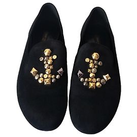 Flacher Wildlederschuh von Louis Vuitton